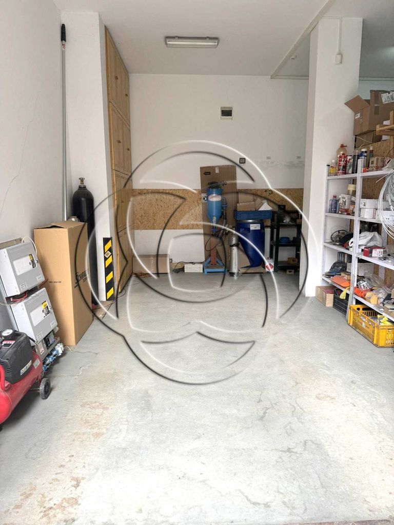 Продава се Офис в София, Надежда 3 - 76 кв.м за 1579 €/кв.м - Снимка #13