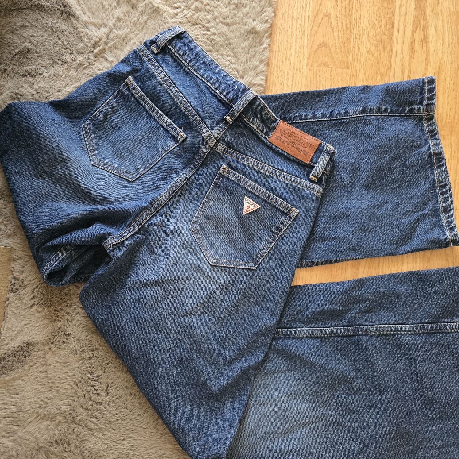 Нови дамски дънки guess