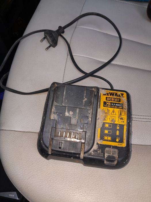 Зарядное устройство