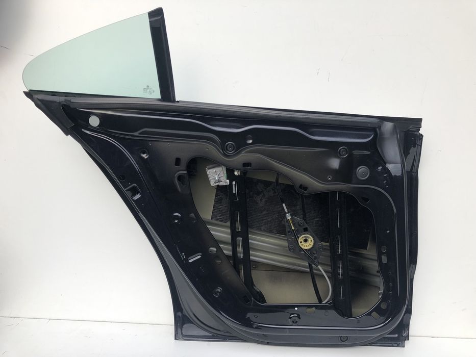Usa st spate vw Passat CC FACELIFT 2012-2015 cod de culoare LC9X