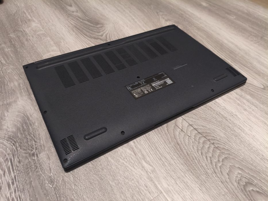 Продаю Asus vivobook 15 m1502q