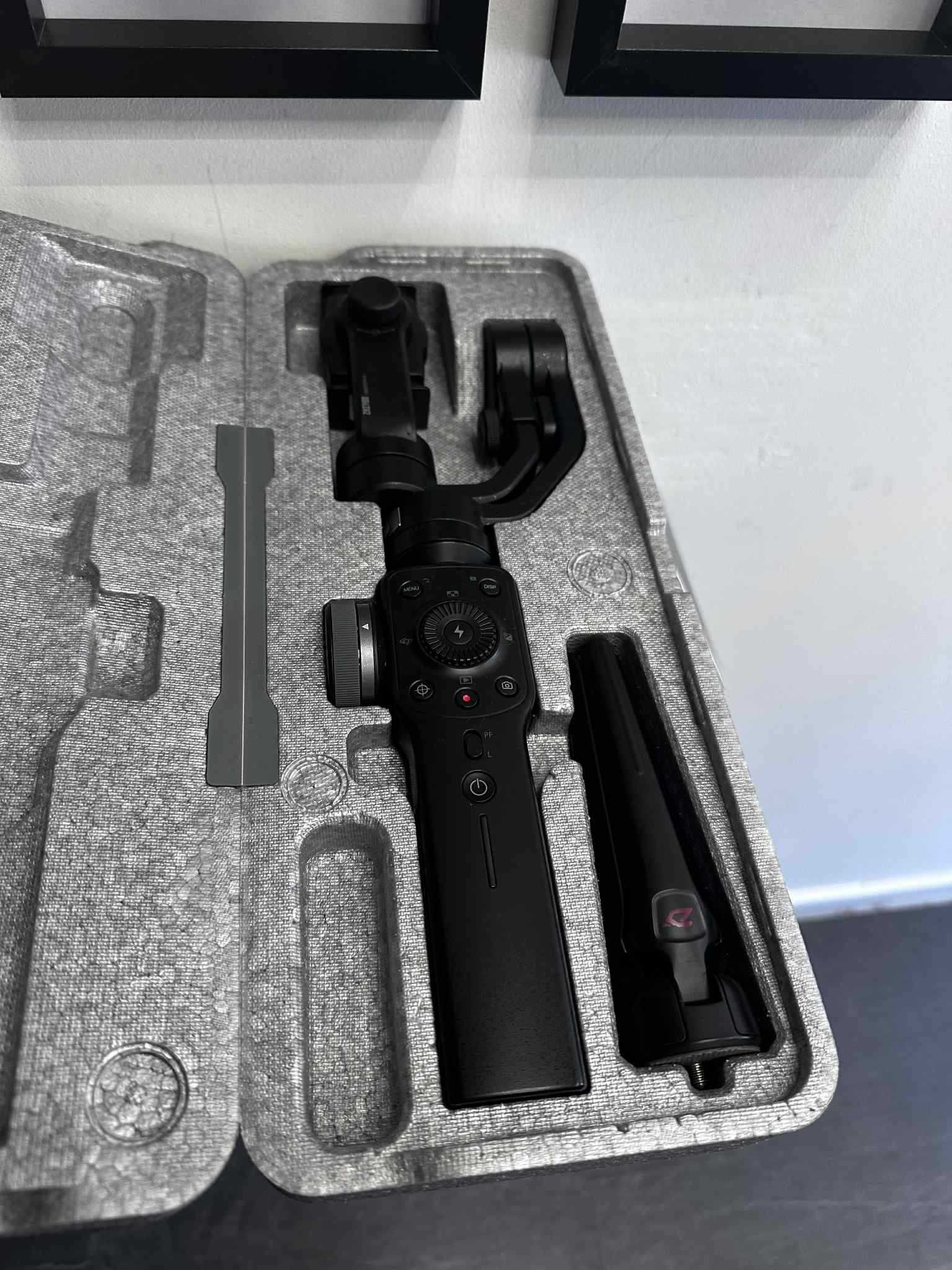Стабилизатор за смартфони-Гимбал- Zhiyun-Tech SMOOTH 4