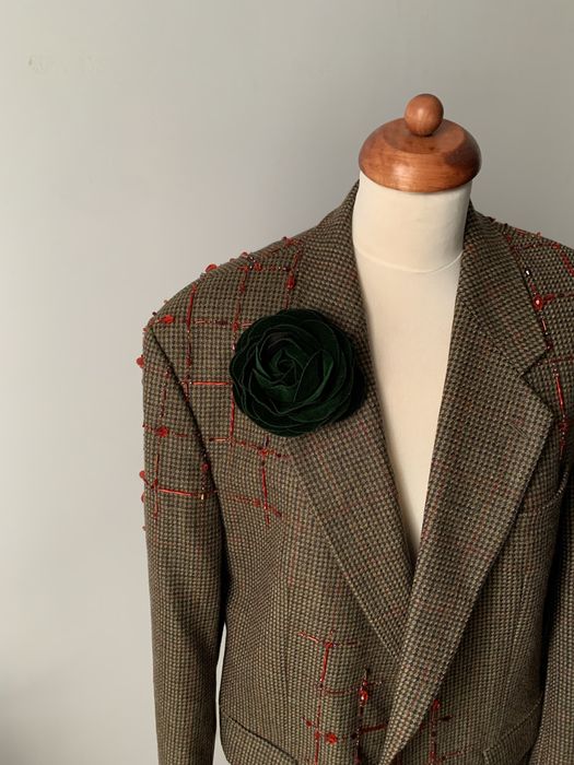 Brosa trandafir catifea verde, realizata manual