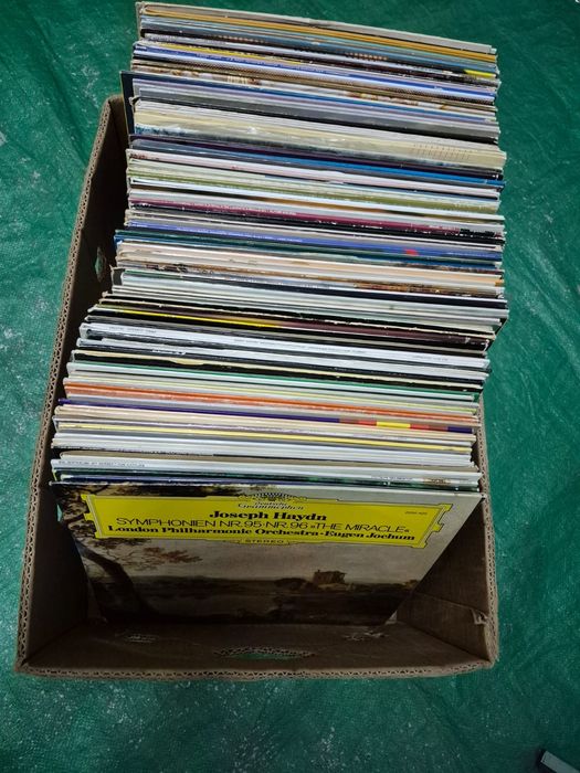 Vând Lot 100lp Discuri Vinil cu muzică clasică mixta