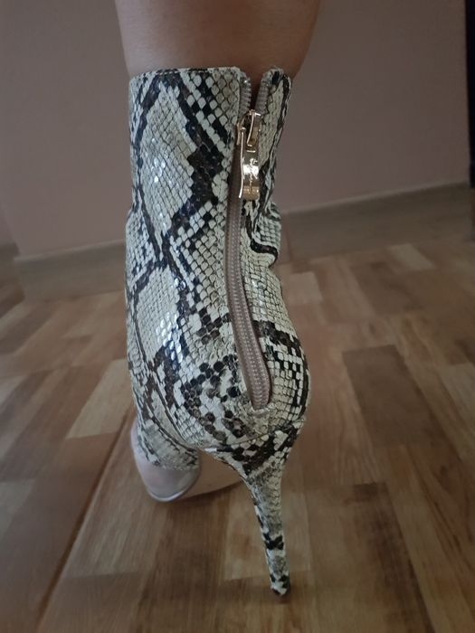 Botine noi dama in cutie