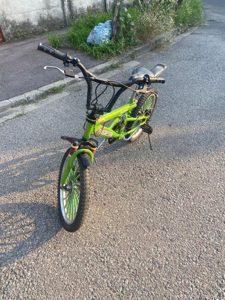 Bicicleta verde Pentru copii