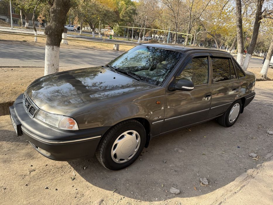 Nexia 1 Daewoo 2000-yil holati ideal sotiladi !!!
