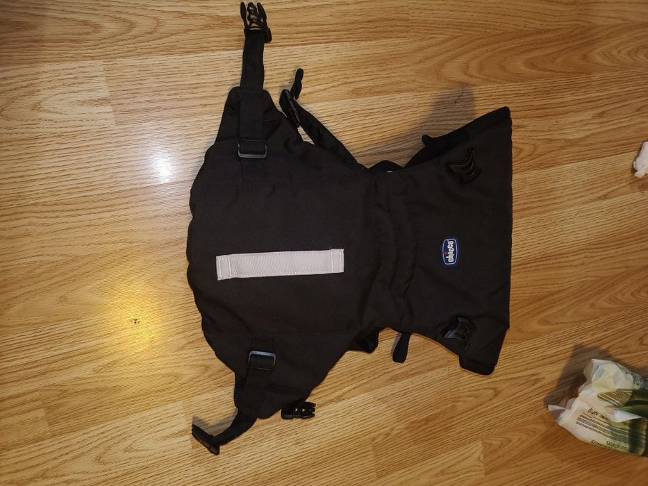 Purtător de bebeluși  De la brand chicco