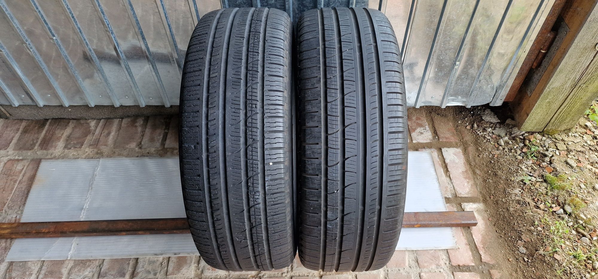 235/60 R18 - 2 anvelope -Pirelli- Mixte M+S All-Season - Vara / Iarna