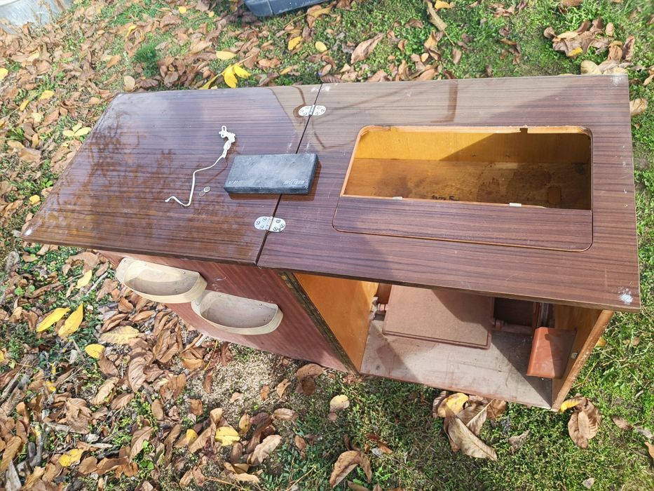 Стара крачна шевна машина