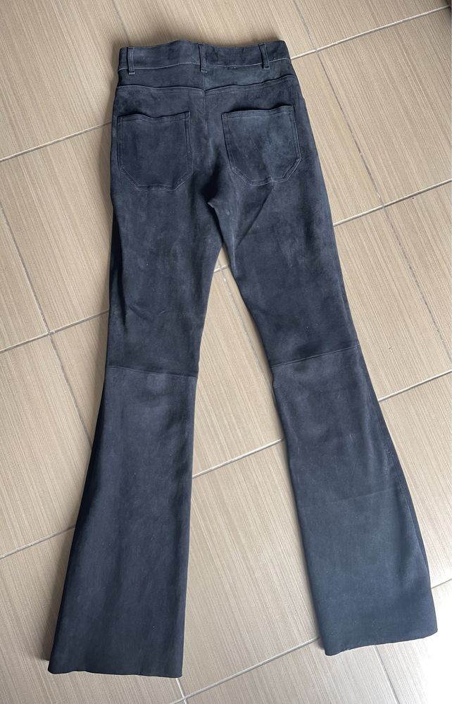 Pantaloni XS Zara Into The Classics piele naturală întoarsă, miel