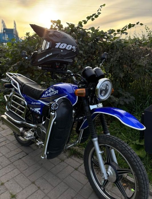 Продам мотоцикл 200 кубов с документами