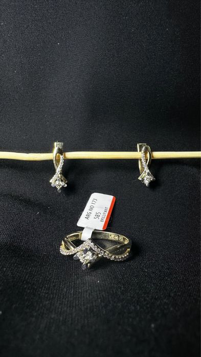 Золотой комплект с бриллиантами