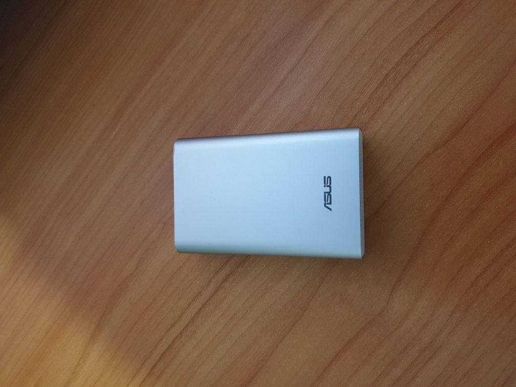 Vând Baterie Externă ASUS ZenPower, 10050 mAh în stare excelentă!