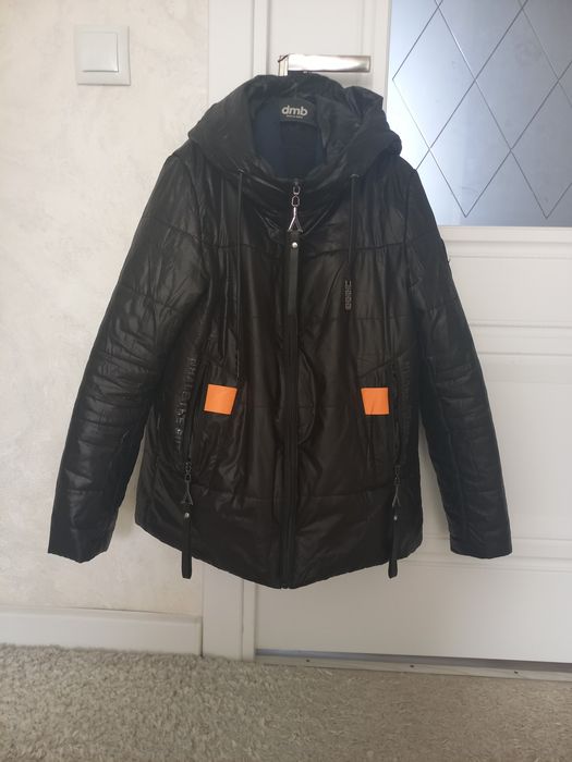 Женская, подростковая,осенняя куртка, почти новый.