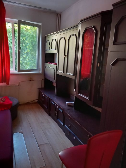 Închiriez garsoniera mobilata utilata zona tractoru