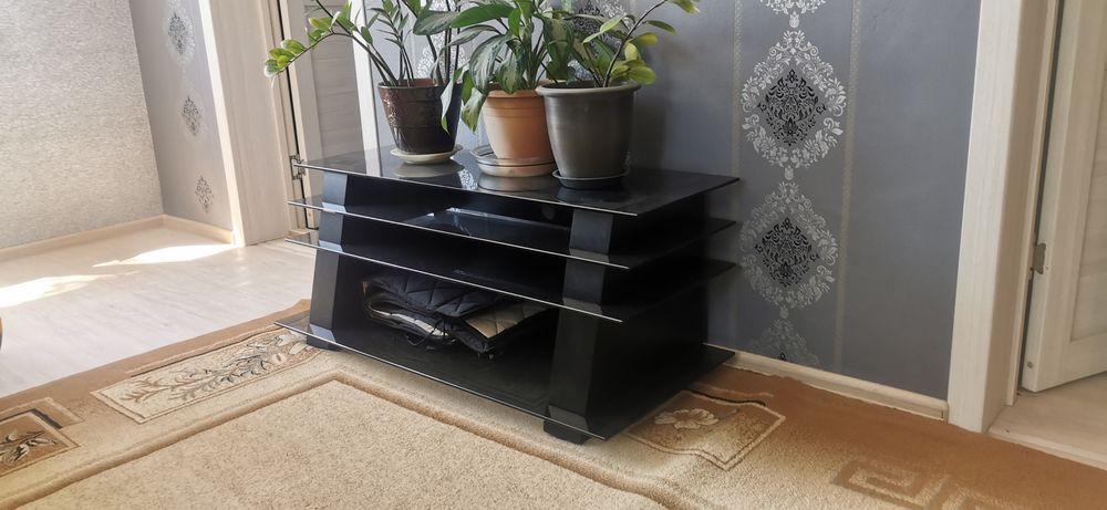 Стол под что не будь)