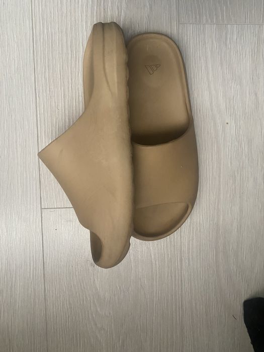Papuci yeezy slides