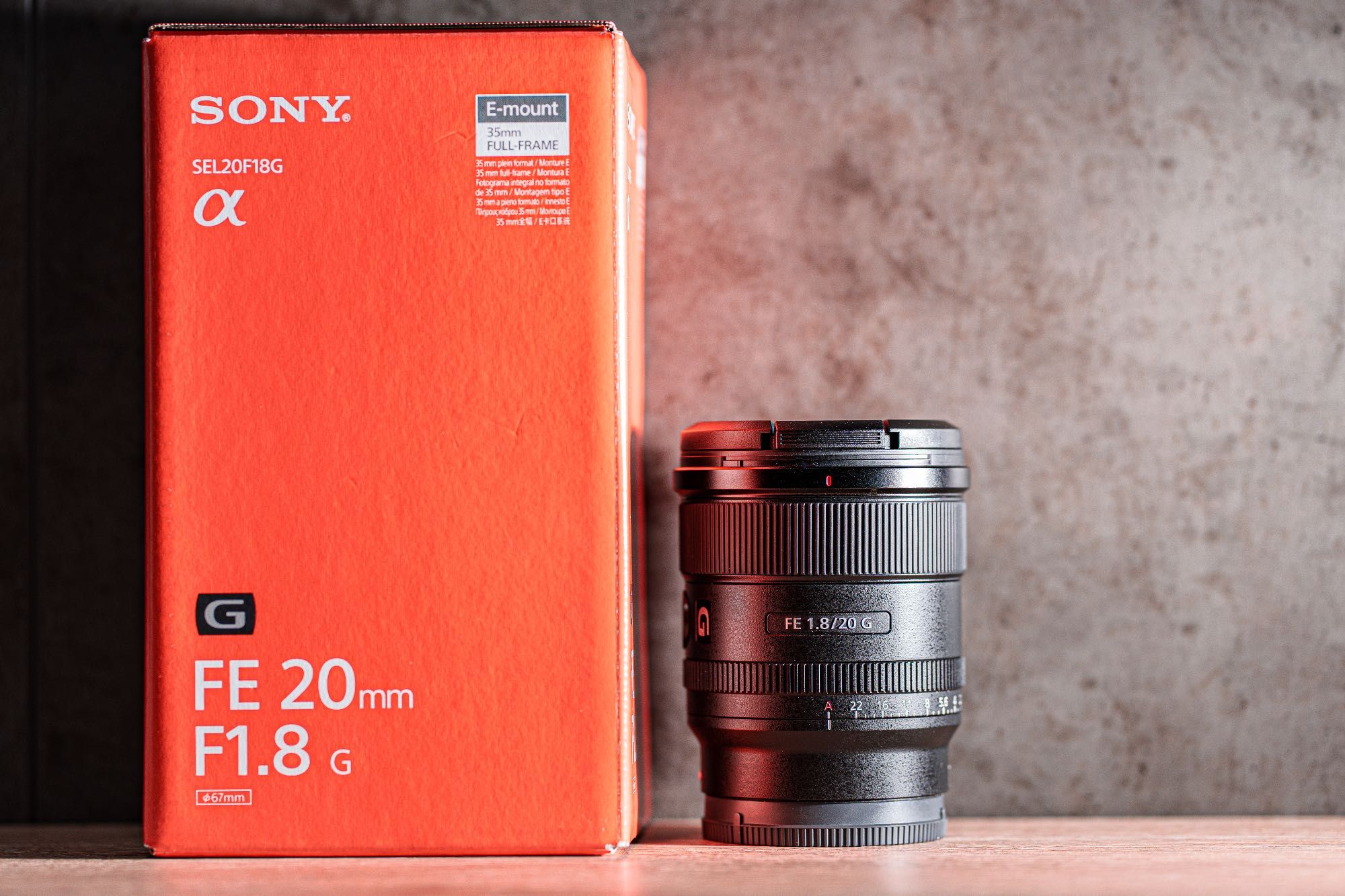 Sony FE 20mm f/1.8 G – безупречно състояние, пълен комплект