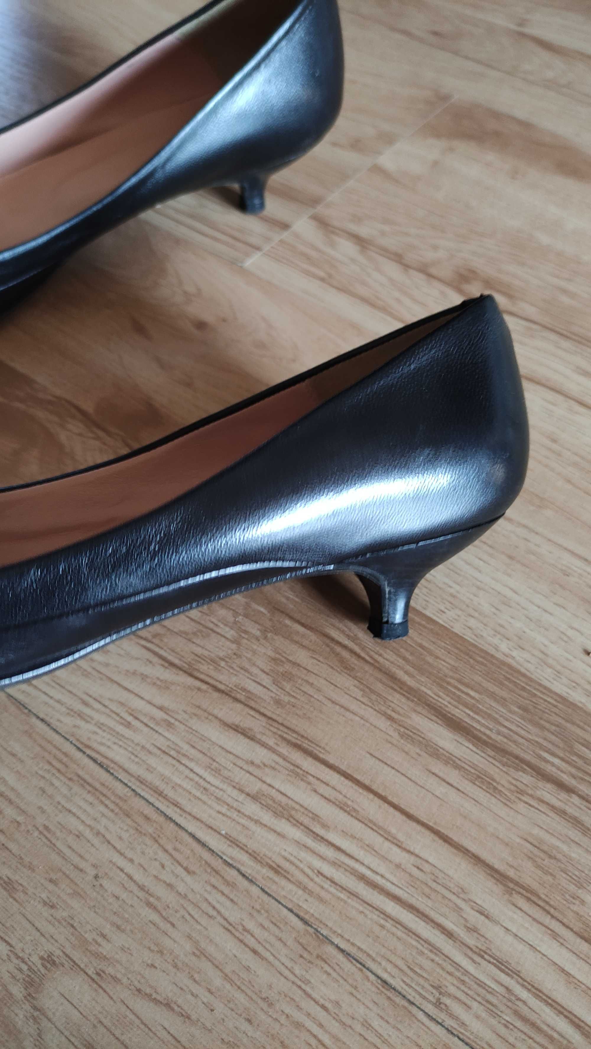 Pantofi de piele , toc cui micut