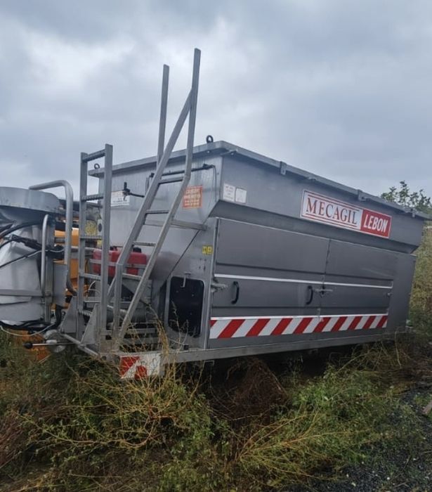 Sararita cu motor auxiliar epoke schmidt nido