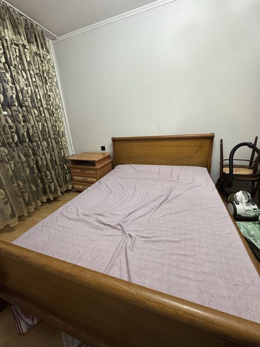 Продам б/у кровать с матрасом