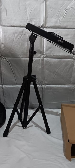 Trepied  produs  nou