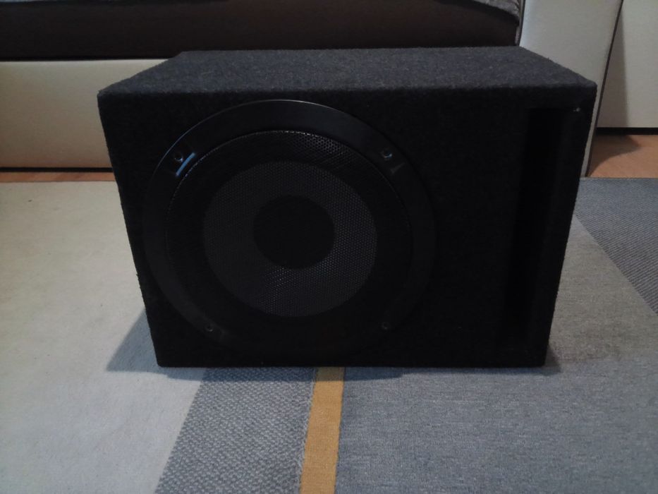 Продавам бас каса 10 инча