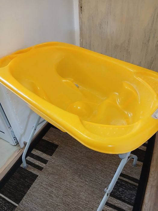 Бебешка вана със стойка