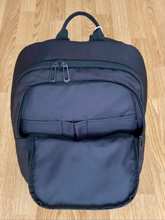 Rucsac laptop Swiss Peak AWARE modern 15.6’ negru