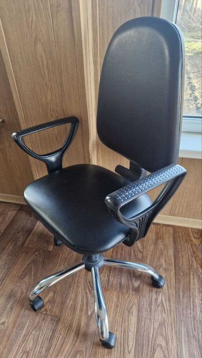 Компьютерный стул