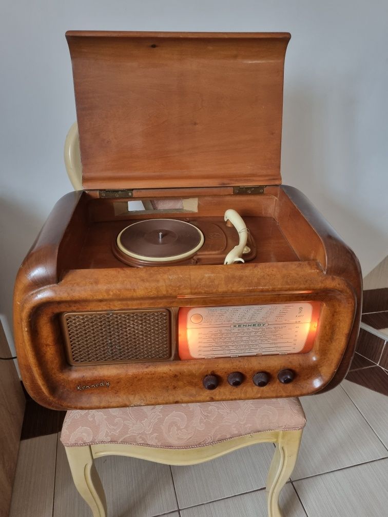 Radio pe lampi functional