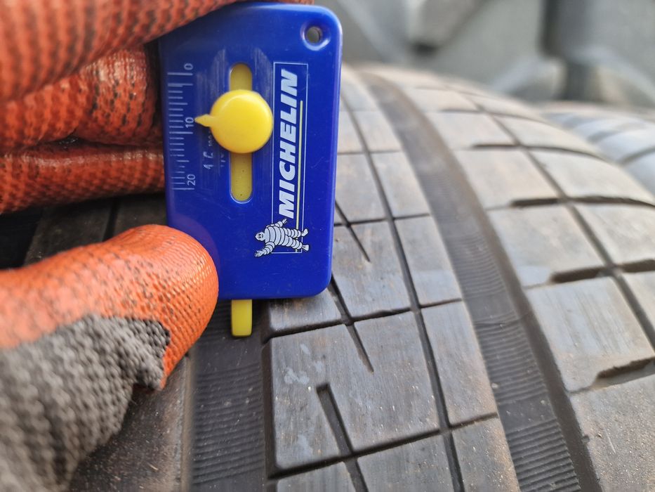 Anvelope 275/40R19 marca Vredestein, DOT 2016 ,8 mm