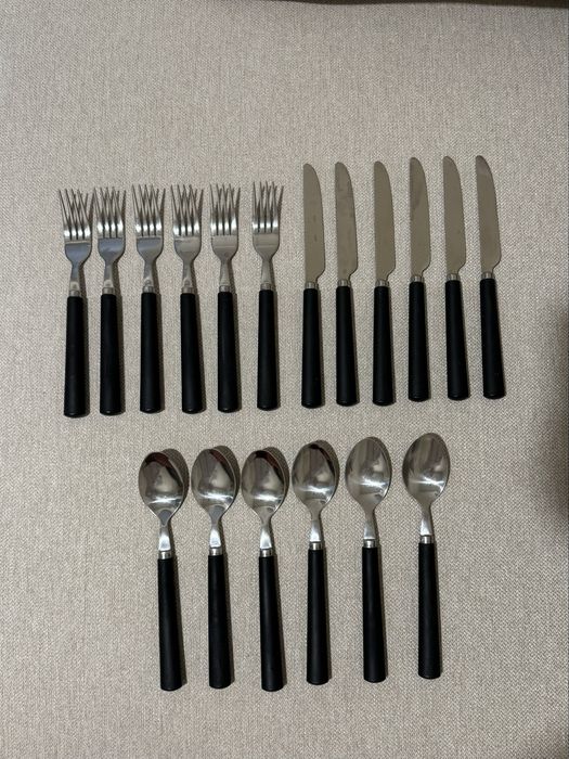 Комплект прибори за хранене