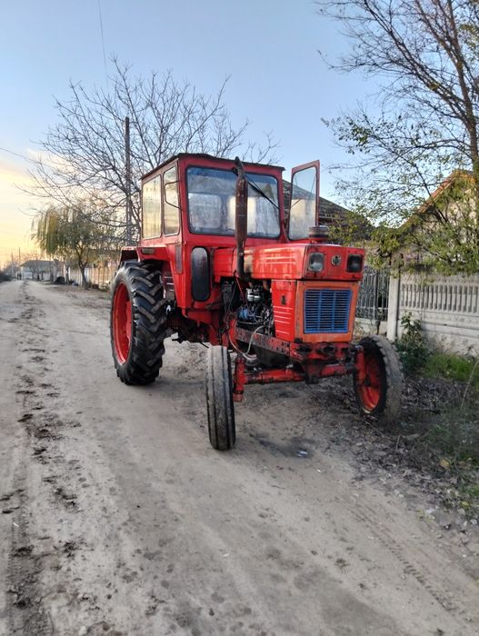 Vând Tractor U650