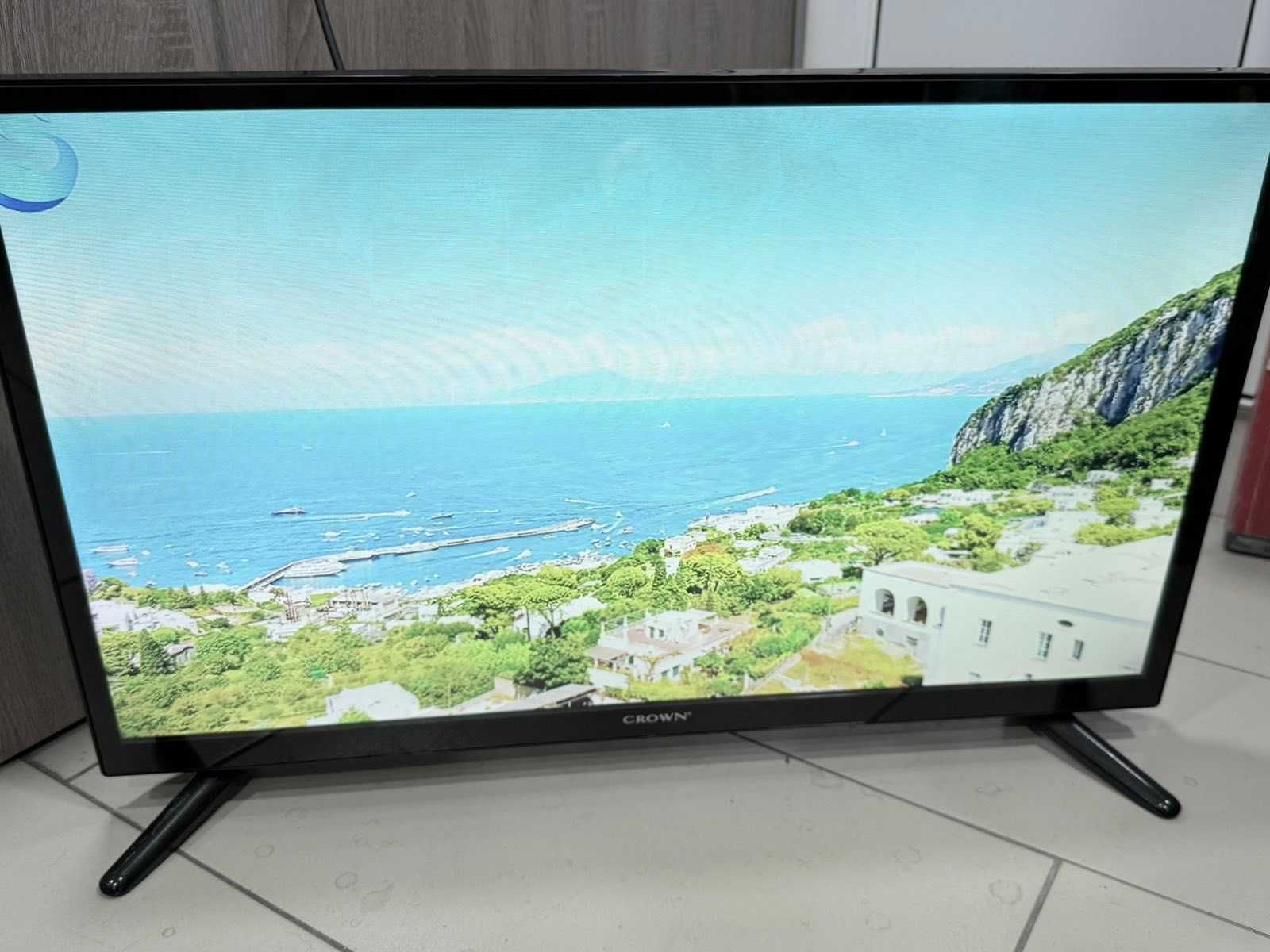 Продавам Смарт Телевизор Crown 32