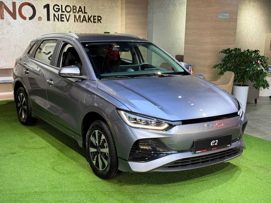 E2 BYD в официальном салоне