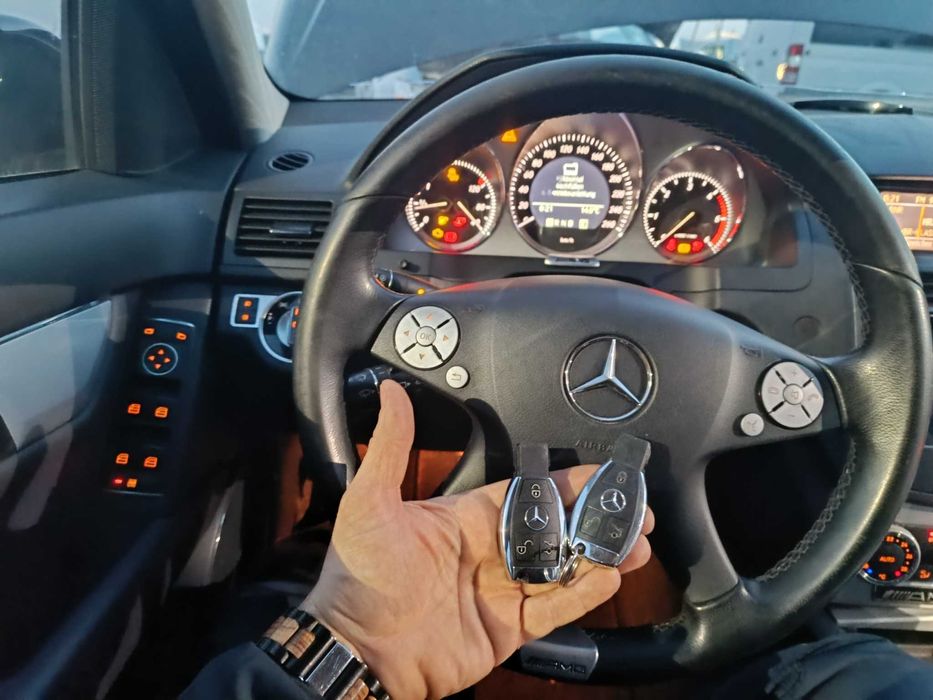 Автомобилни ключове, автоключарски услуги