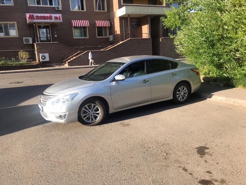 Продам диски  на nissan Teana