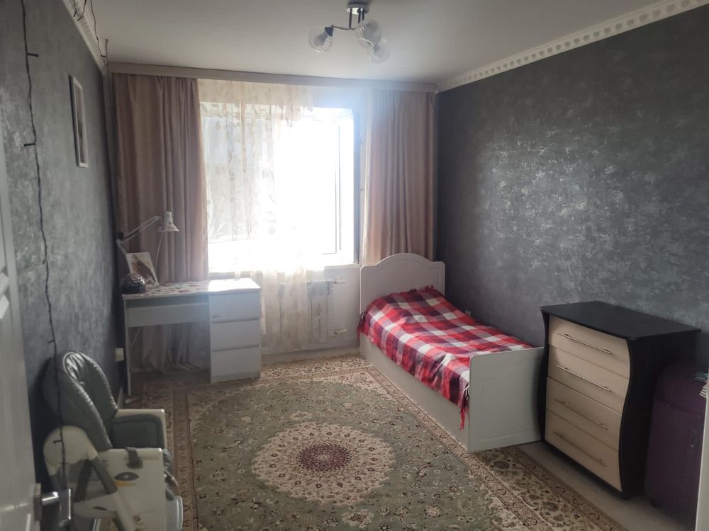 Продам 4 комн квартиру