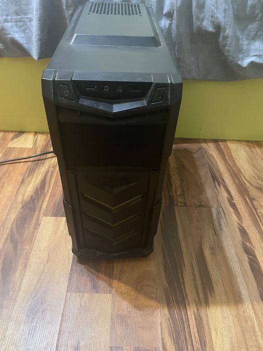 Настолен компютър – i3-8350K, RX 560, 16 GB RAM, SSD 222 GB