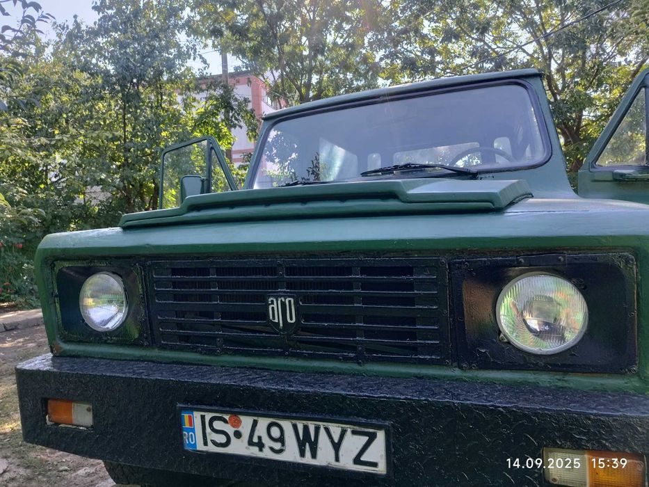 Aro 243D 4x4 motor Brasov