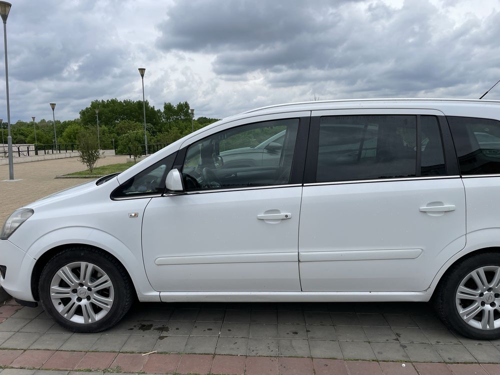 Opel Zafira 2011 7 locuri