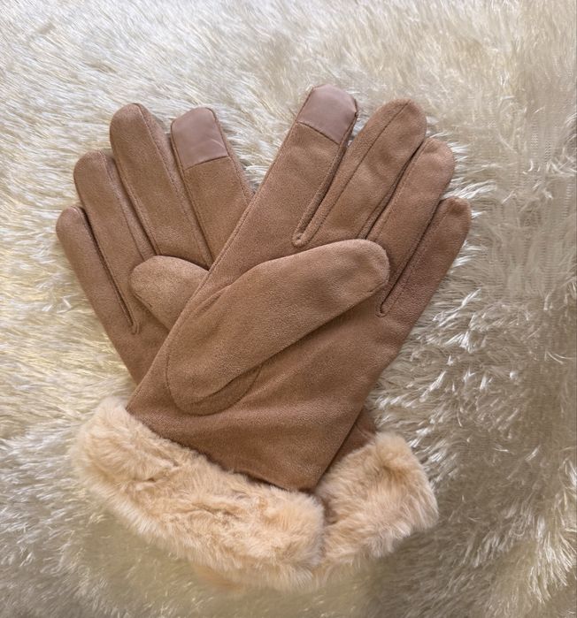 UGG manusi maro deschis de iarna