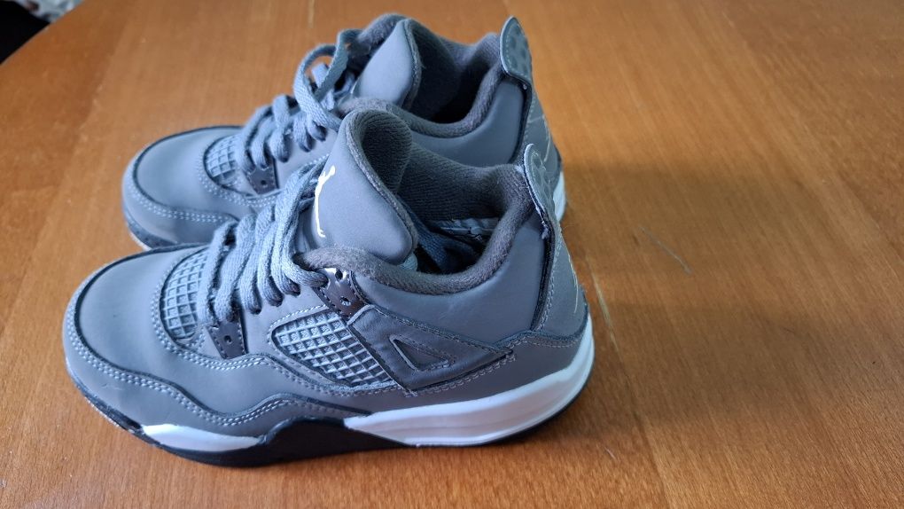 Детски маратонки - Jordan 4 retro cool grey