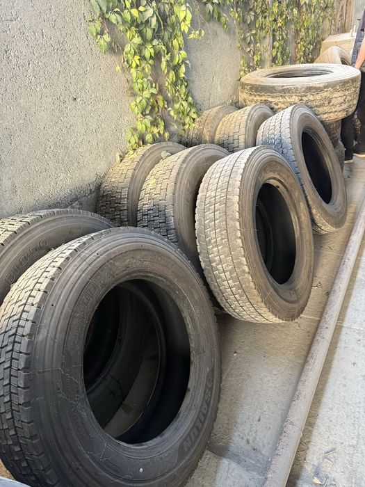 Продам бу резину на тягач 315/70/ R22.5