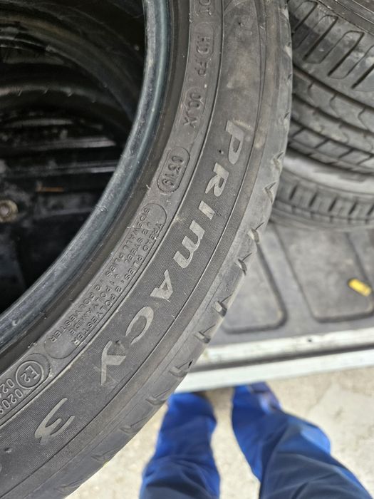 Гуми 275/40/18 2броя