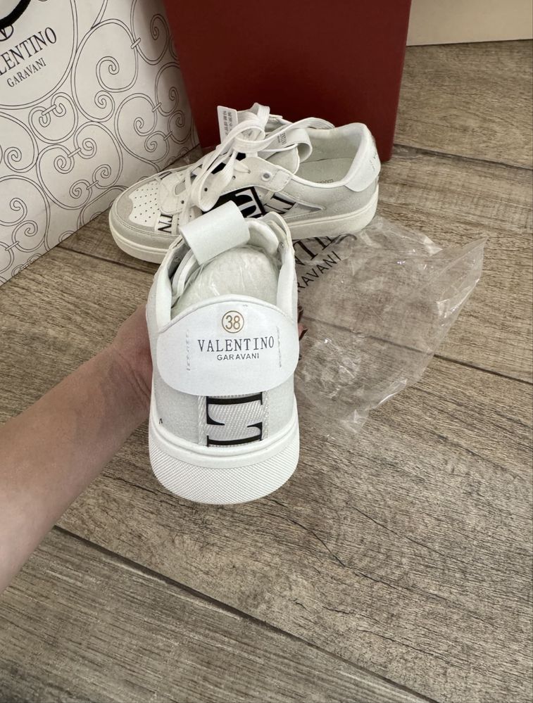 Дамски маратонки Valentino