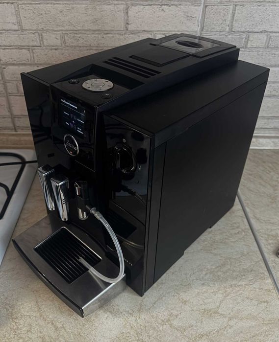 Еспресо Кафемашини Jura IMPRESSA F8