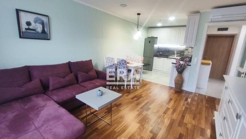 ЕКСКЛУЗИВНО! Двустаен обзаведен апартамент под наем, над хипермаркет Б